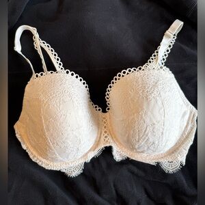 Victoria's Secret Dream Angels Lined Demi Bra 36DDD Ribbon Slot White
Lace